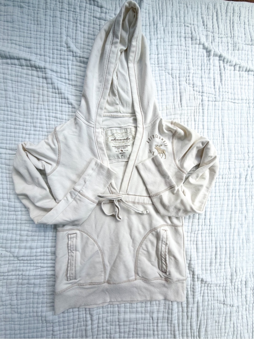 Vintage Y2K abercrombie Kids XL Cream Moose Hoodie V Neck 2000s